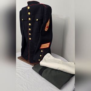 Vintage U.S. Marine Corps USMC Enlisted Dress Blue Coat Gunnery Sergeant E-7